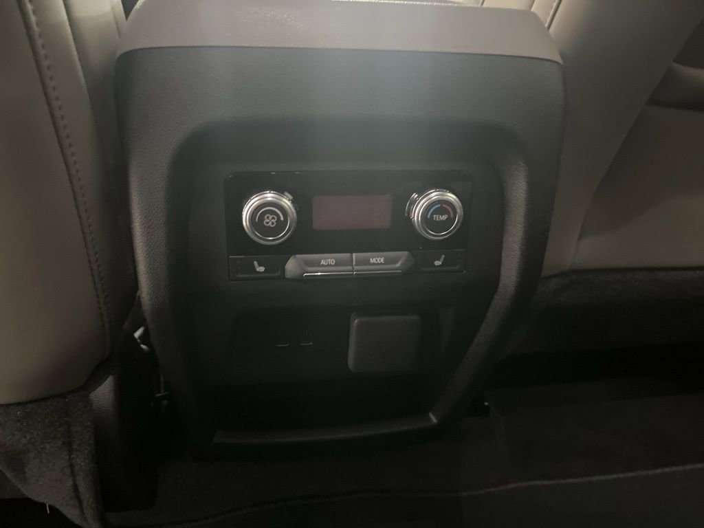 Used 2026 GMC Acadia Elevation w/ Black Edition image 11