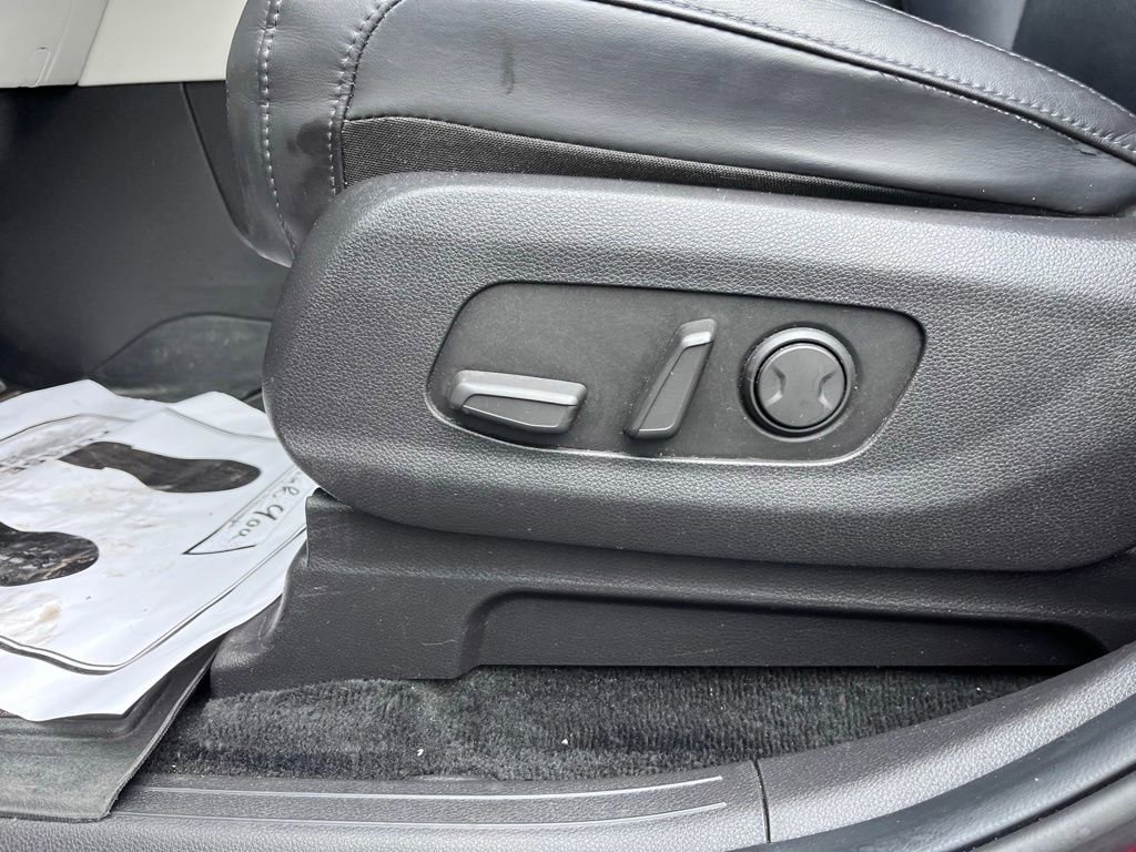 Used 2022 Kia Carnival EX FWD image 10