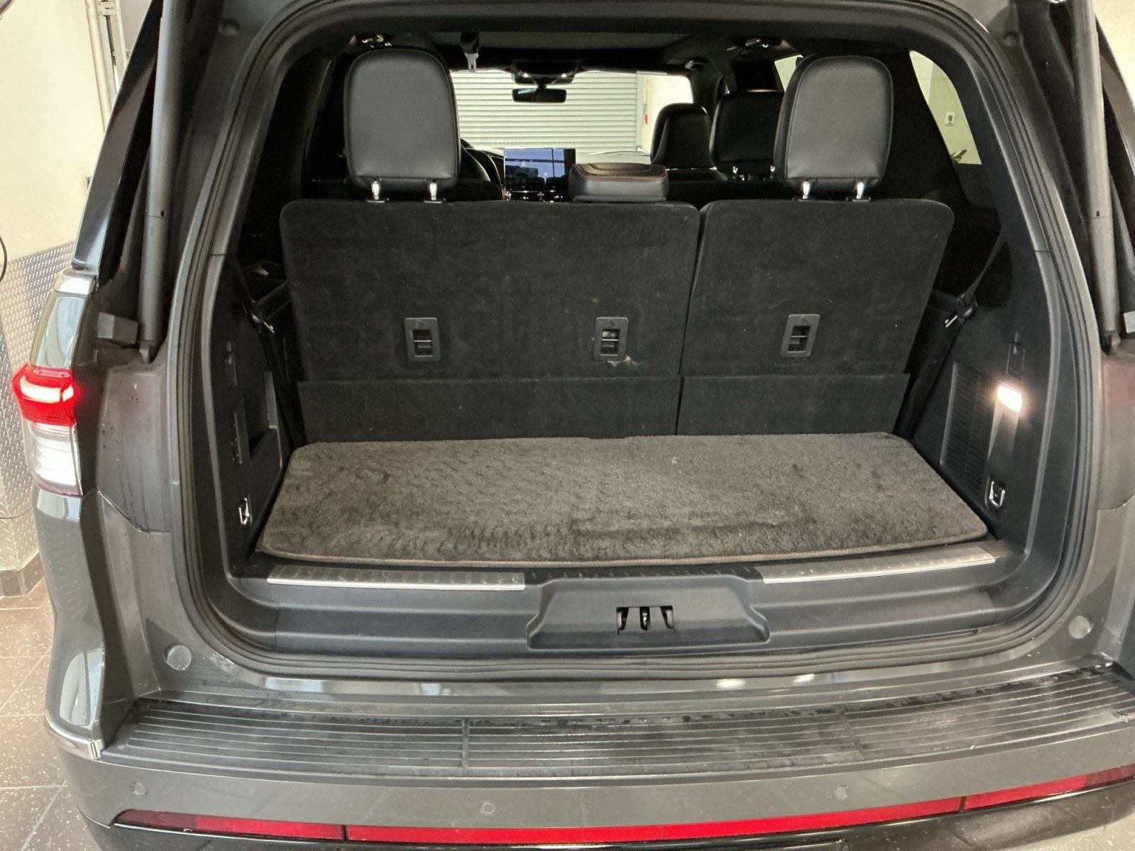 Certified 2022 Lincoln Navigator Black Label AWD/4WD image 16