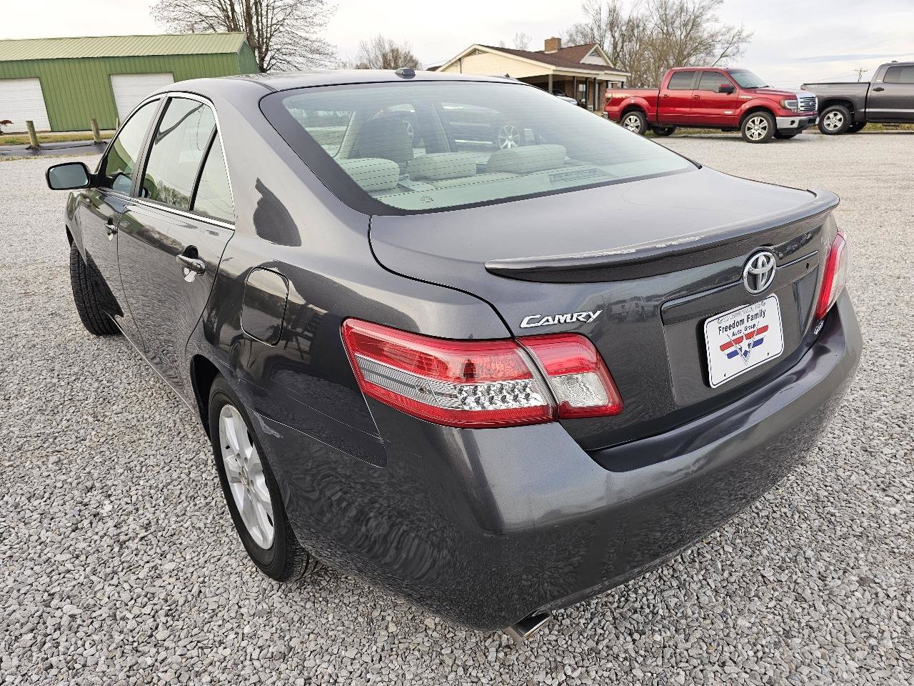 Used 2010 Toyota Camry LE image 6