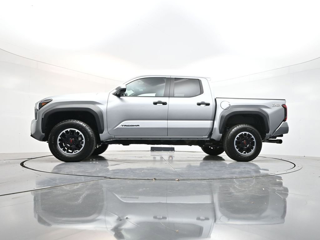 Used 2024 Toyota Tacoma TRD Off-Road image 30