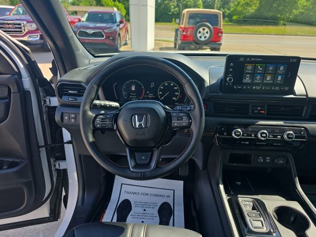Used 2025 Honda Pilot TrailSport image 12