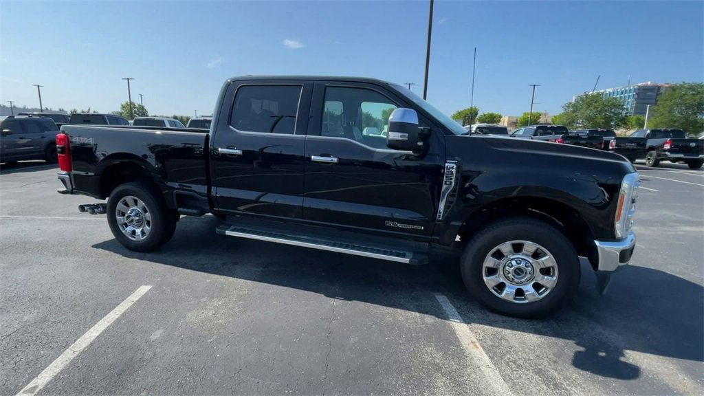 Used 2023 Ford F350 Lariat w/ Chrome Package image 3
