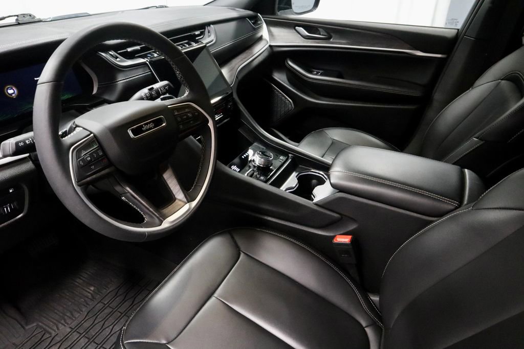 Used 2025 Jeep Grand Cherokee Limited 4xe image 24
