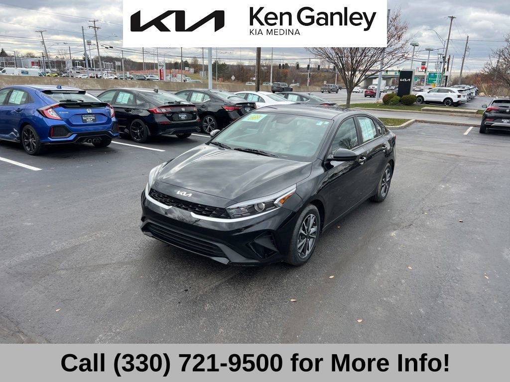 Certified 2023 Kia Forte LXS image 3