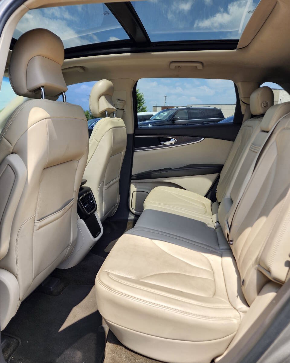 Used 2016 Lincoln MKX Reserve FWD image 19