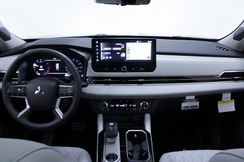 New 2025 Mitsubishi Outlander AWD image 19