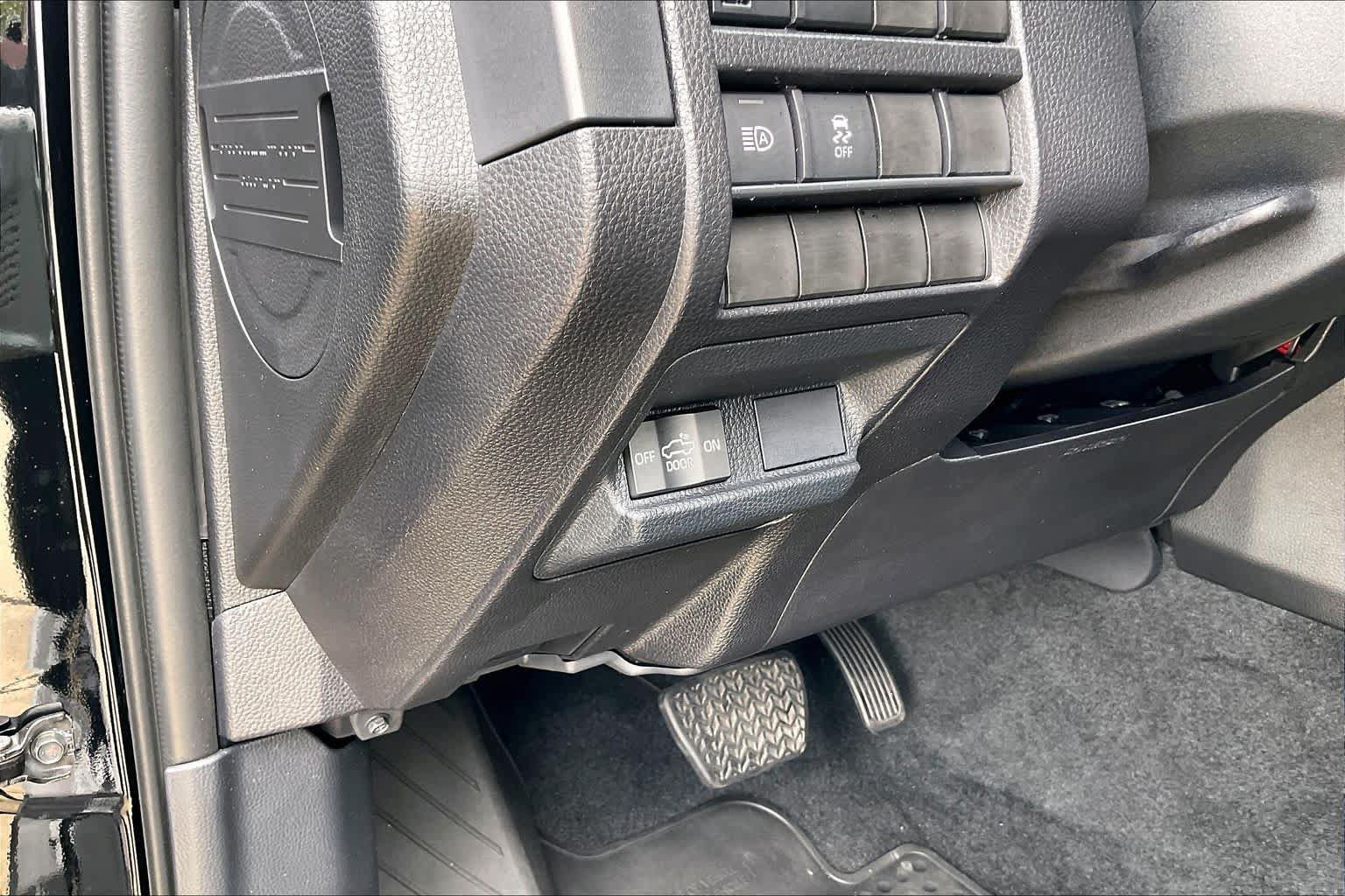 Certified 2026 Toyota Tacoma SR RWD image 34