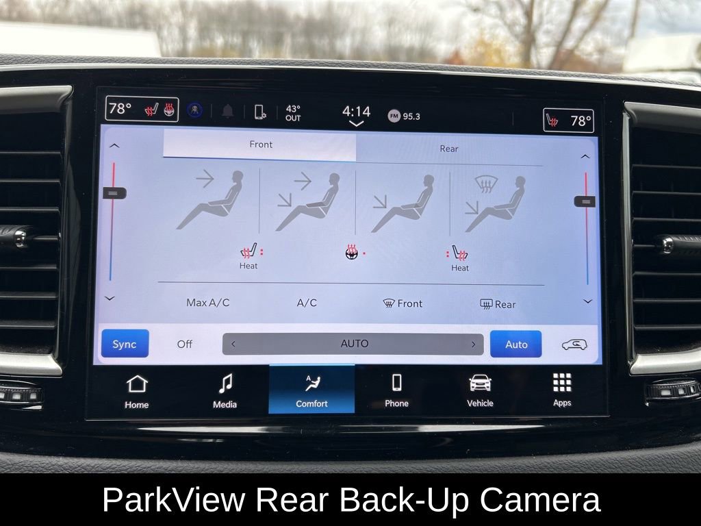 Used 2024 Chrysler Pacifica Touring-L image 10