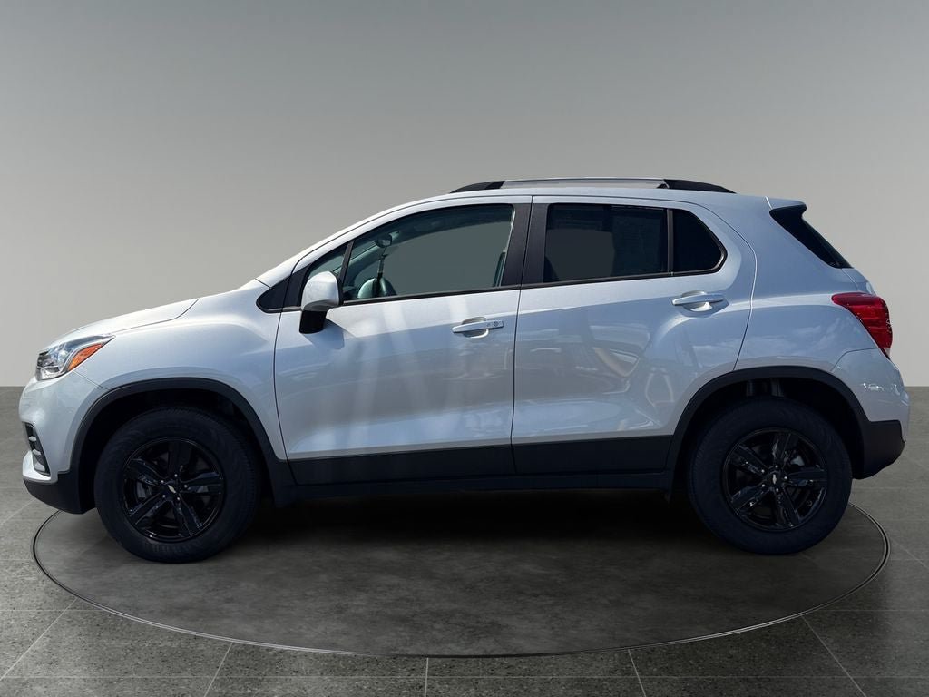 Used 2022 Chevrolet Trax LT w/ LT Convenience Package AWD/4WD image 5