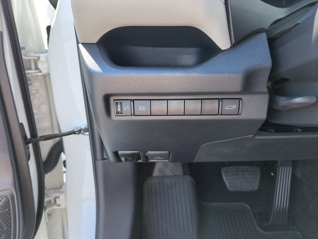 Used 2024 Toyota RAV4 XLE w/ Convenience Package FWD image 20