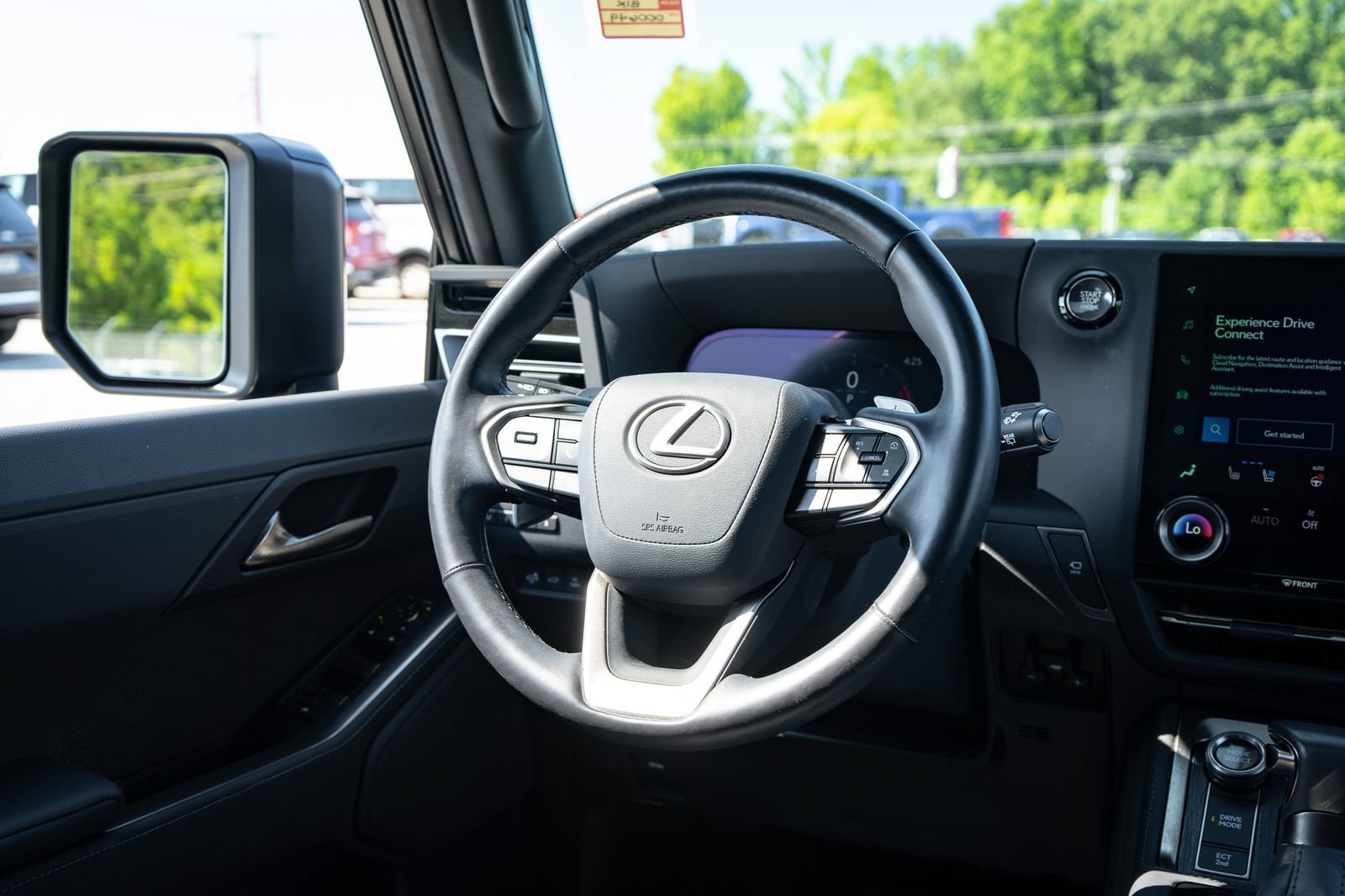Used 2024 Lexus GX 550 w/ Accessory Package (2T) AWD/4WD image 34
