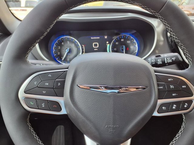 New 2025 Chrysler Voyager LX image 10