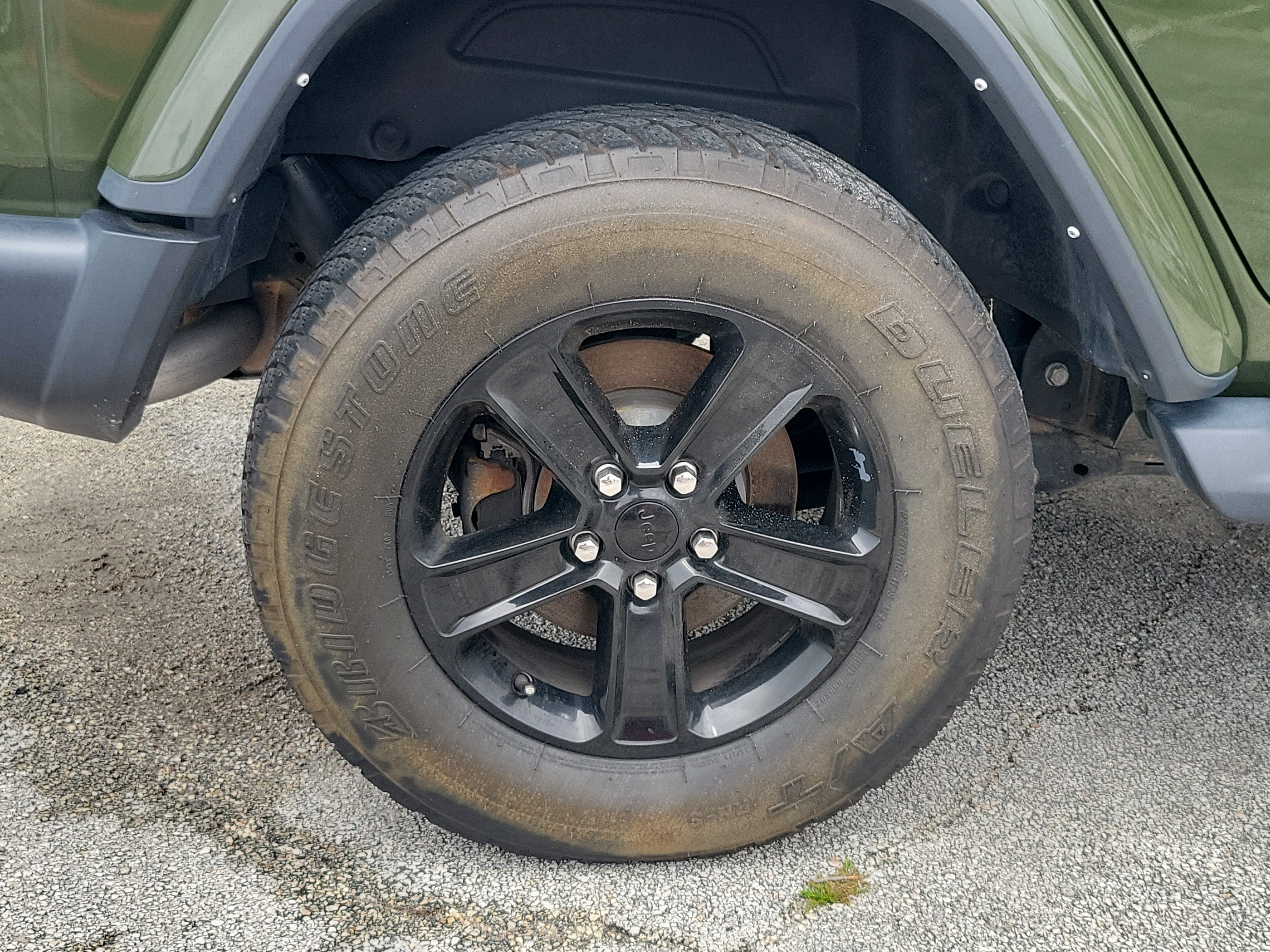 Used 2021 Jeep Wrangler Unlimited Sahara AWD/4WD image 5