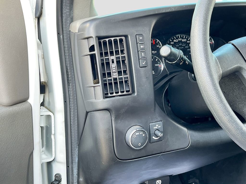 Used 2017 GMC Savana 2500 RWD image 10