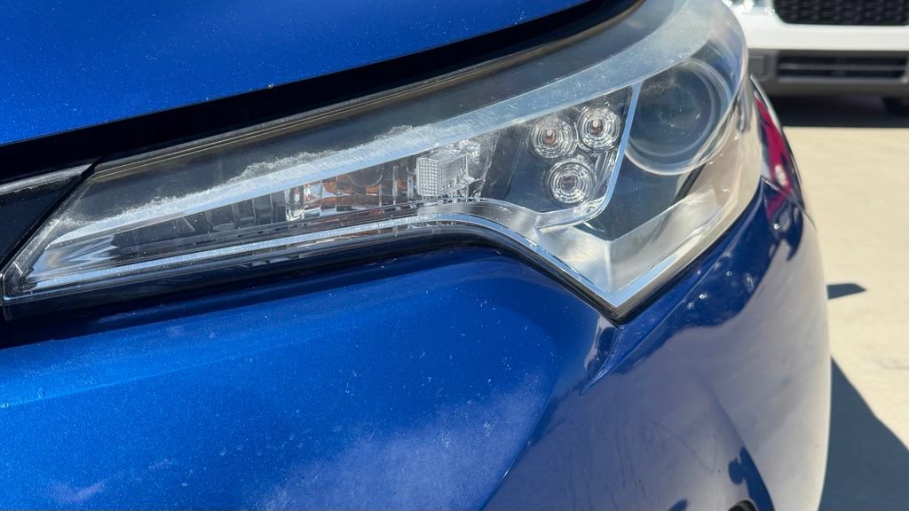 Used 2018 Toyota C-HR XLE FWD image 9