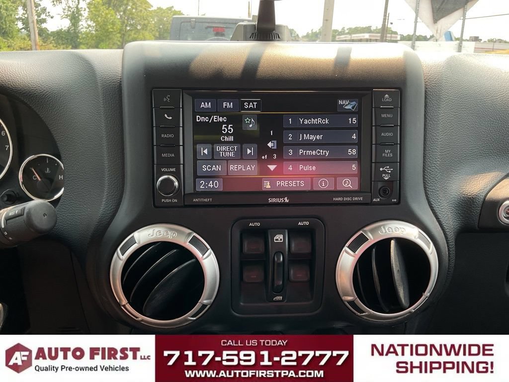 Used 2017 Jeep Wrangler Unlimited Rubicon w/ Connectivity Group AWD/4WD image 25