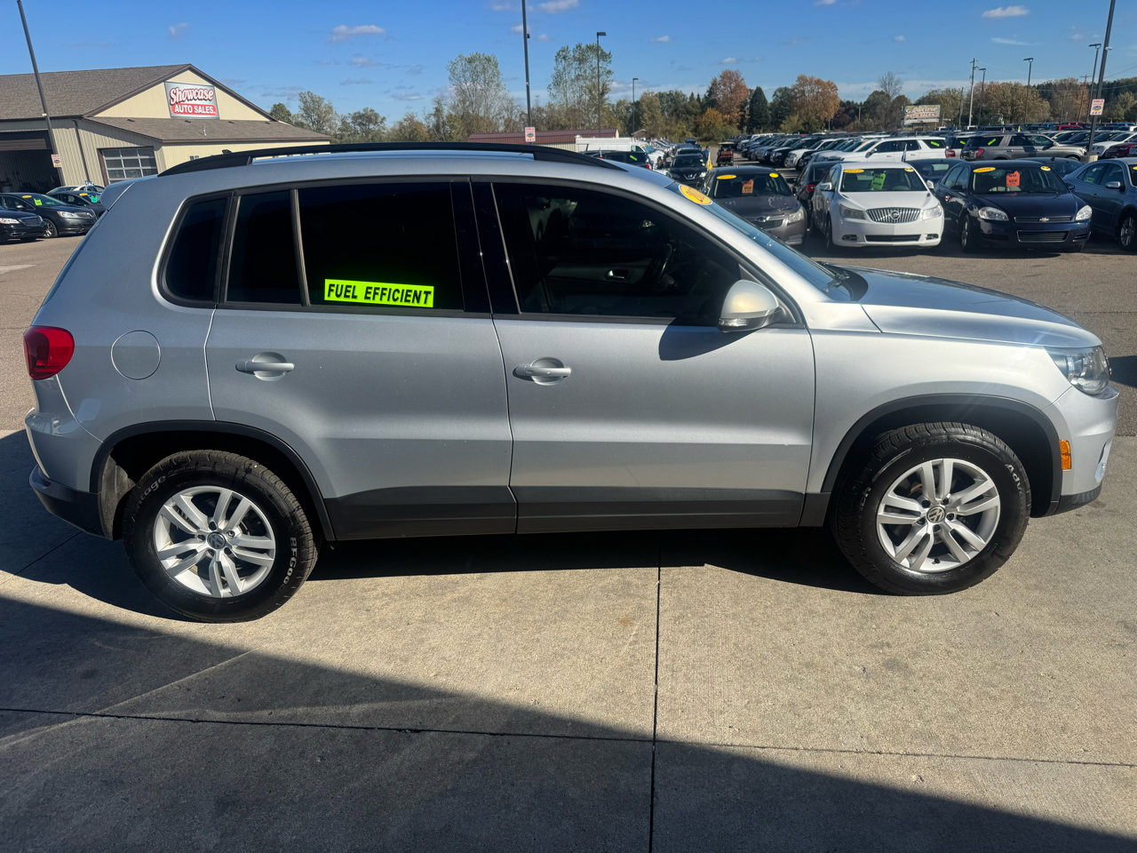 Used 2017 Volkswagen Tiguan S image 4