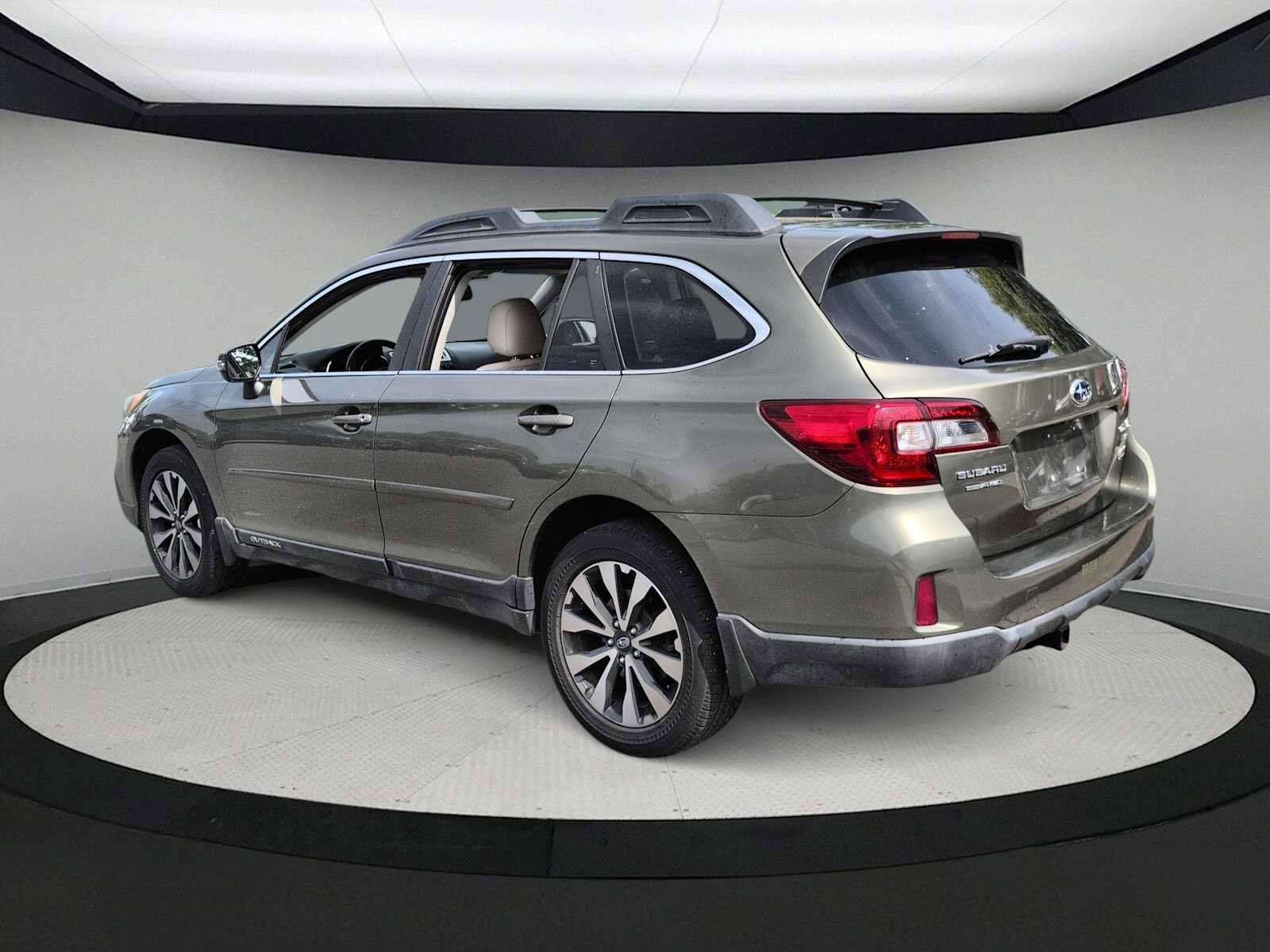 Used 2015 Subaru Outback 3.6R Limited AWD/4WD image 6