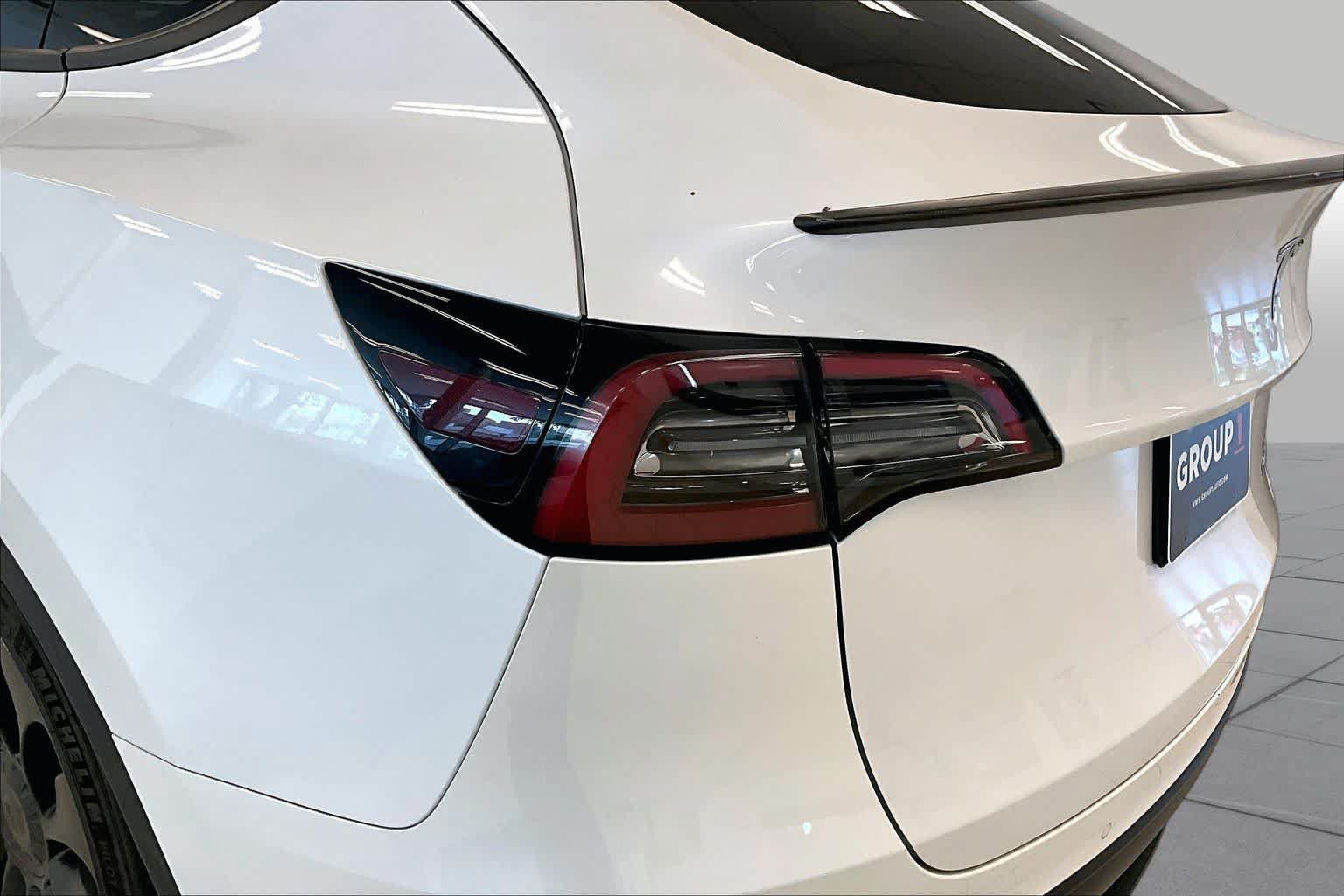 Used 2022 Tesla Model Y Performance AWD/4WD image 25