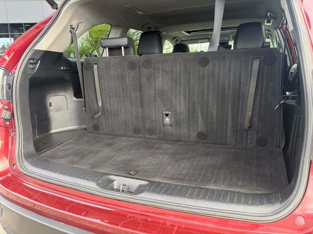 Used 2019 Toyota Highlander SE w/ Nightshade Edition image 24