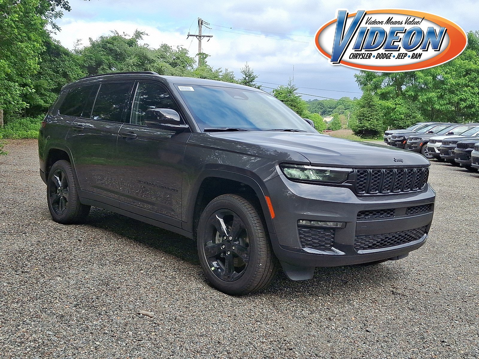 New 2025 Jeep Grand Cherokee L Limited w/ Black Appearance Package image 1