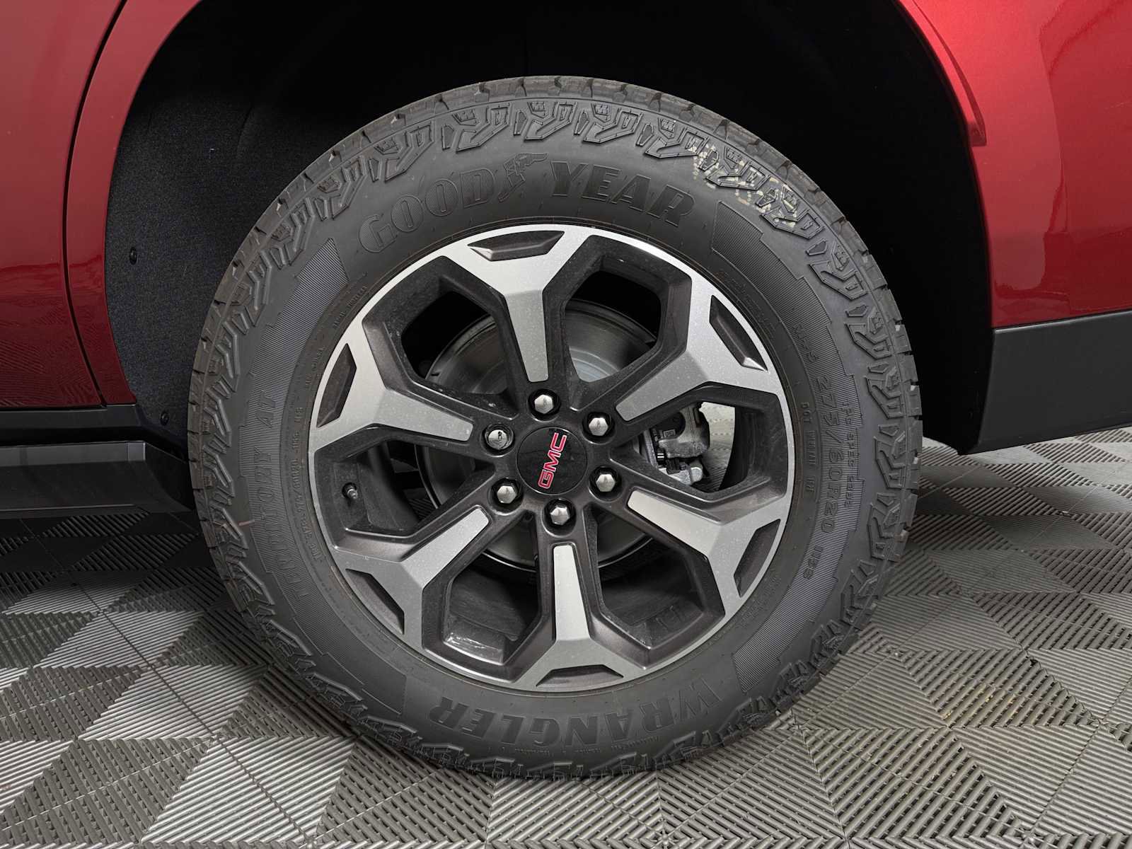 New 2026 GMC Yukon AT4 Ultimate w/ LPO, Floor Liner Package AWD/4WD image 21