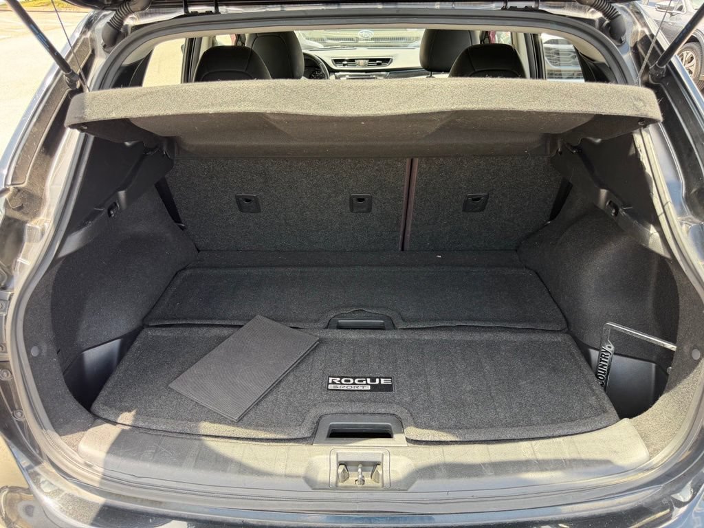 Used 2018 Nissan Rogue Sport SL w/ SL Premium Package FWD image 7