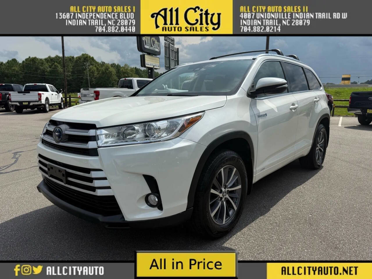Used 2017 Toyota Highlander XLE image 3