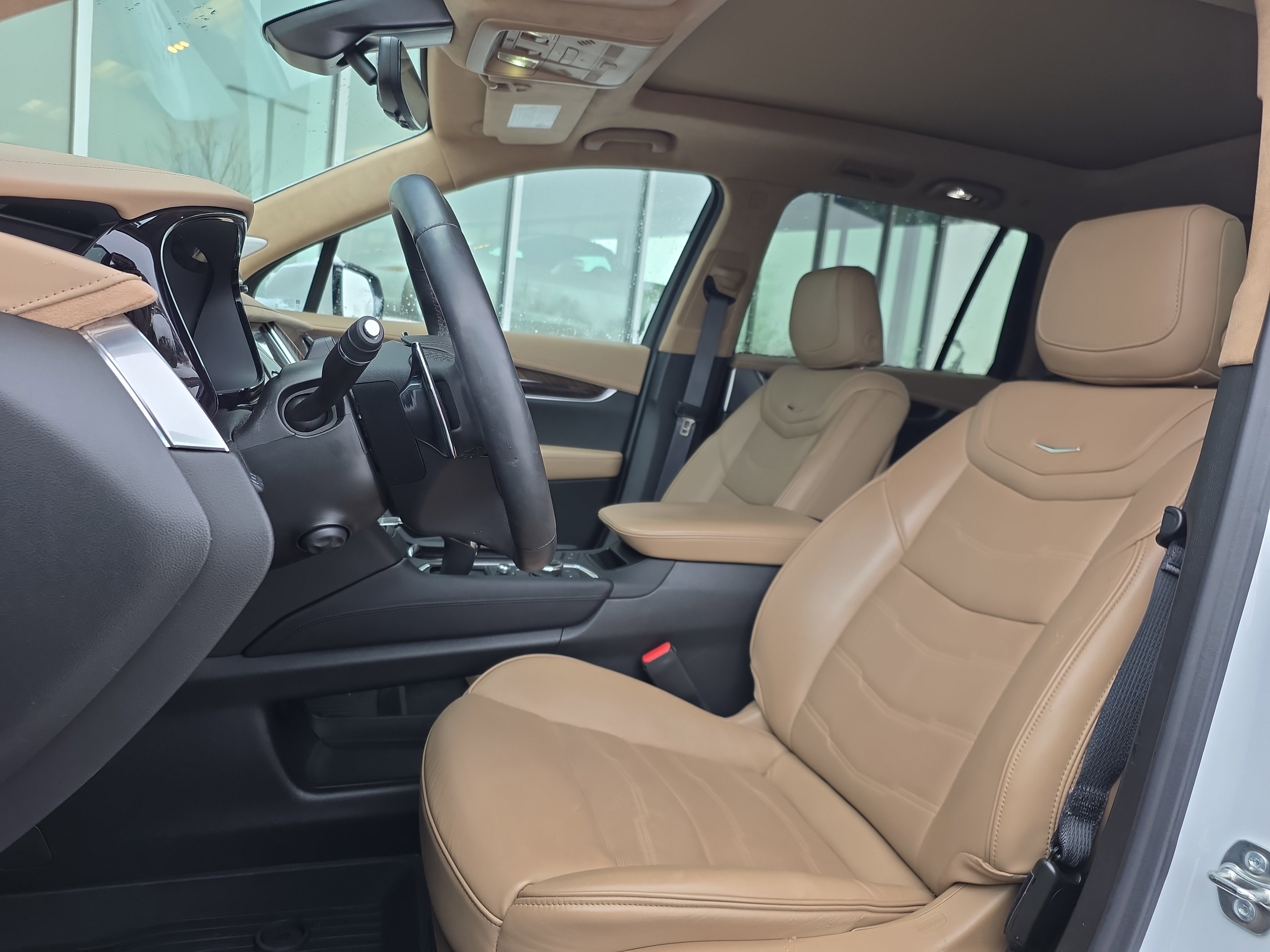 Used 2025 Cadillac XT6 Sport w/ Platinum Package image 17