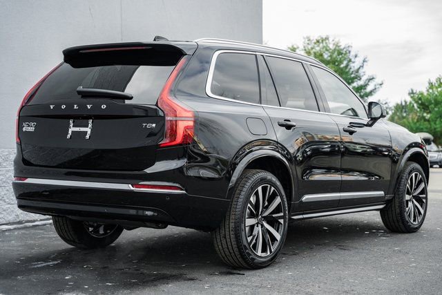 Certified 2025 Volvo XC90 T8 Core w/ Climate Package image 4
