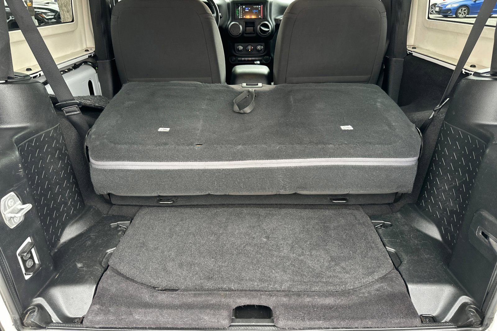 Used 2018 Jeep Wrangler Sport AWD/4WD image 15
