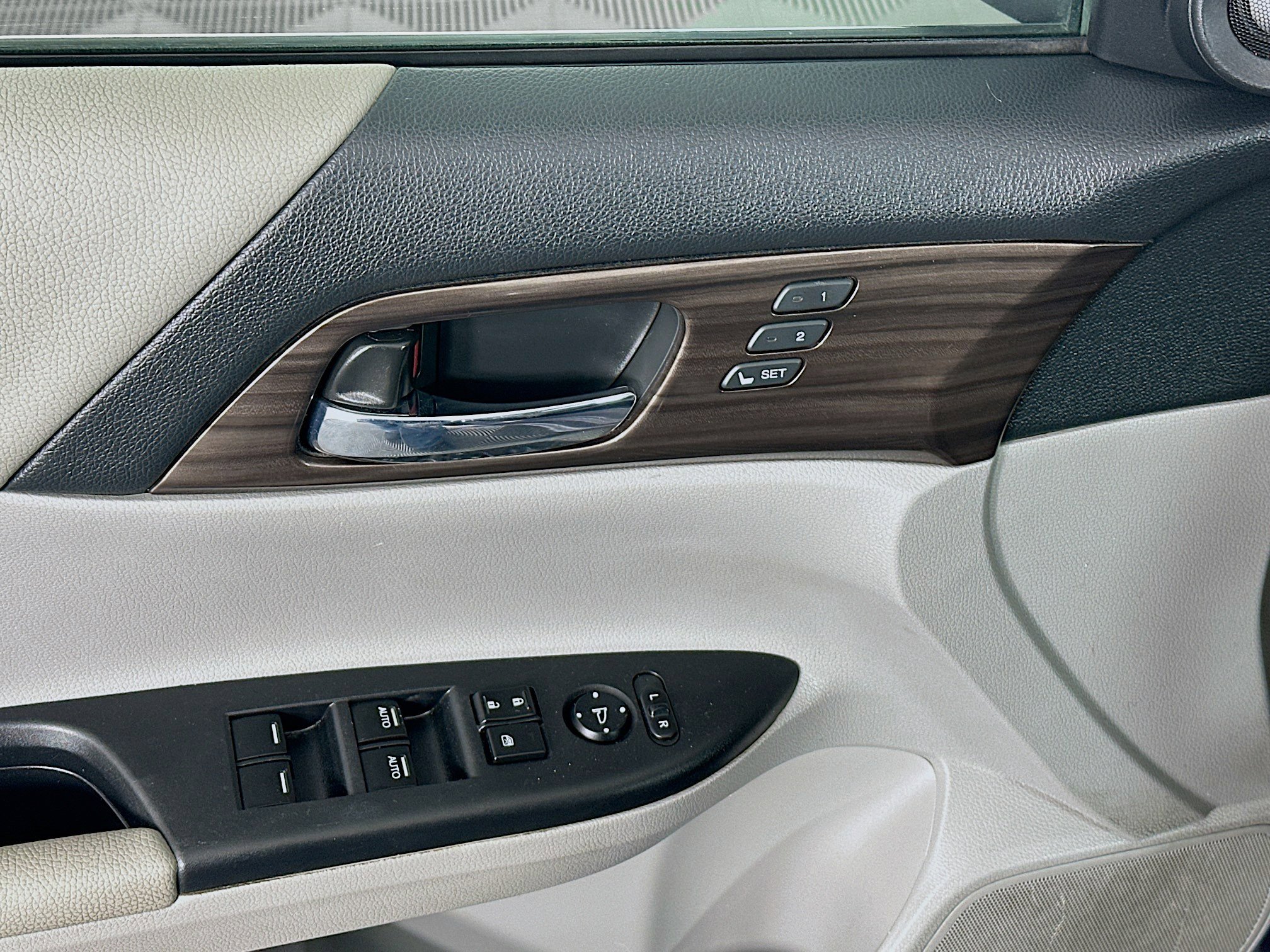 Used 2016 Honda Accord EX-L image 15