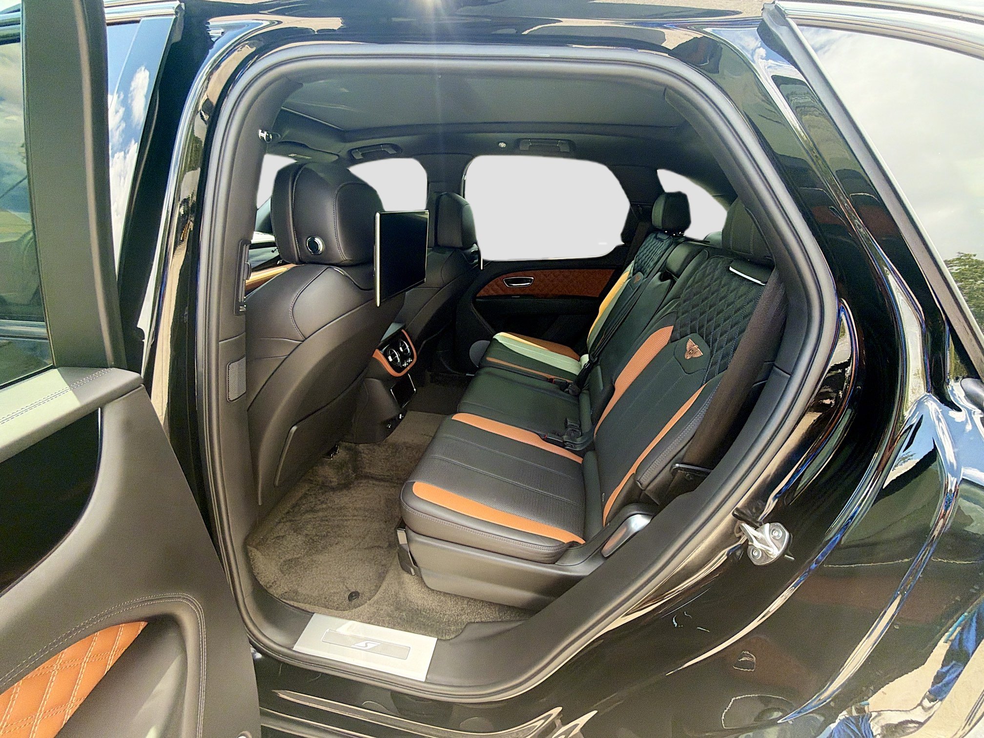 Used 2022 Bentley Bentayga AWD/4WD image 22