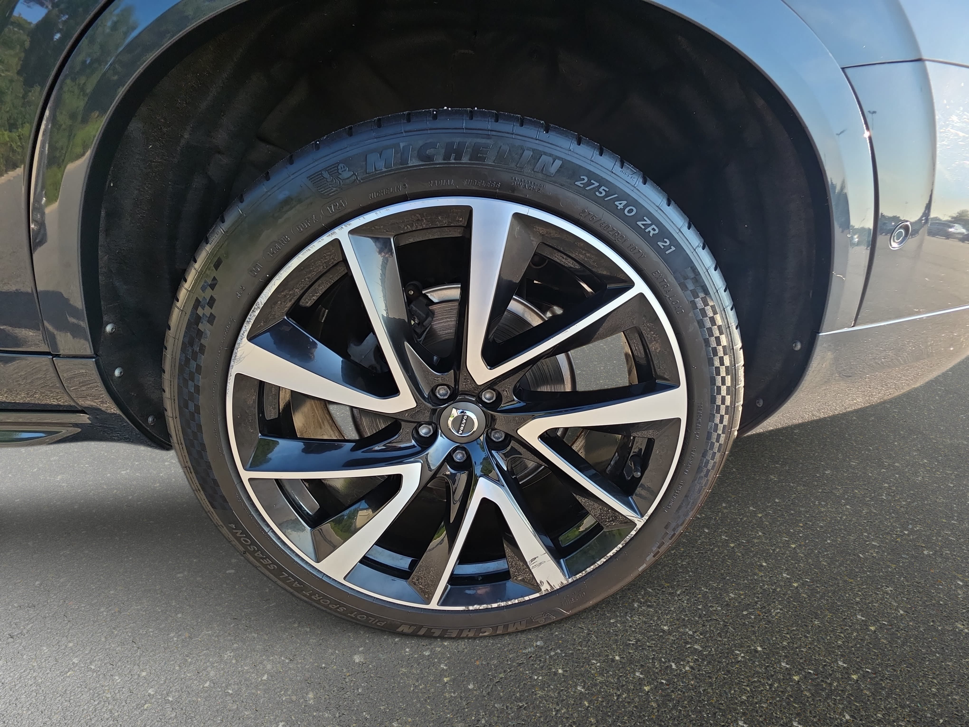 Used 2017 Volvo XC90 T6 Momentum w/ Vision Package AWD/4WD image 36
