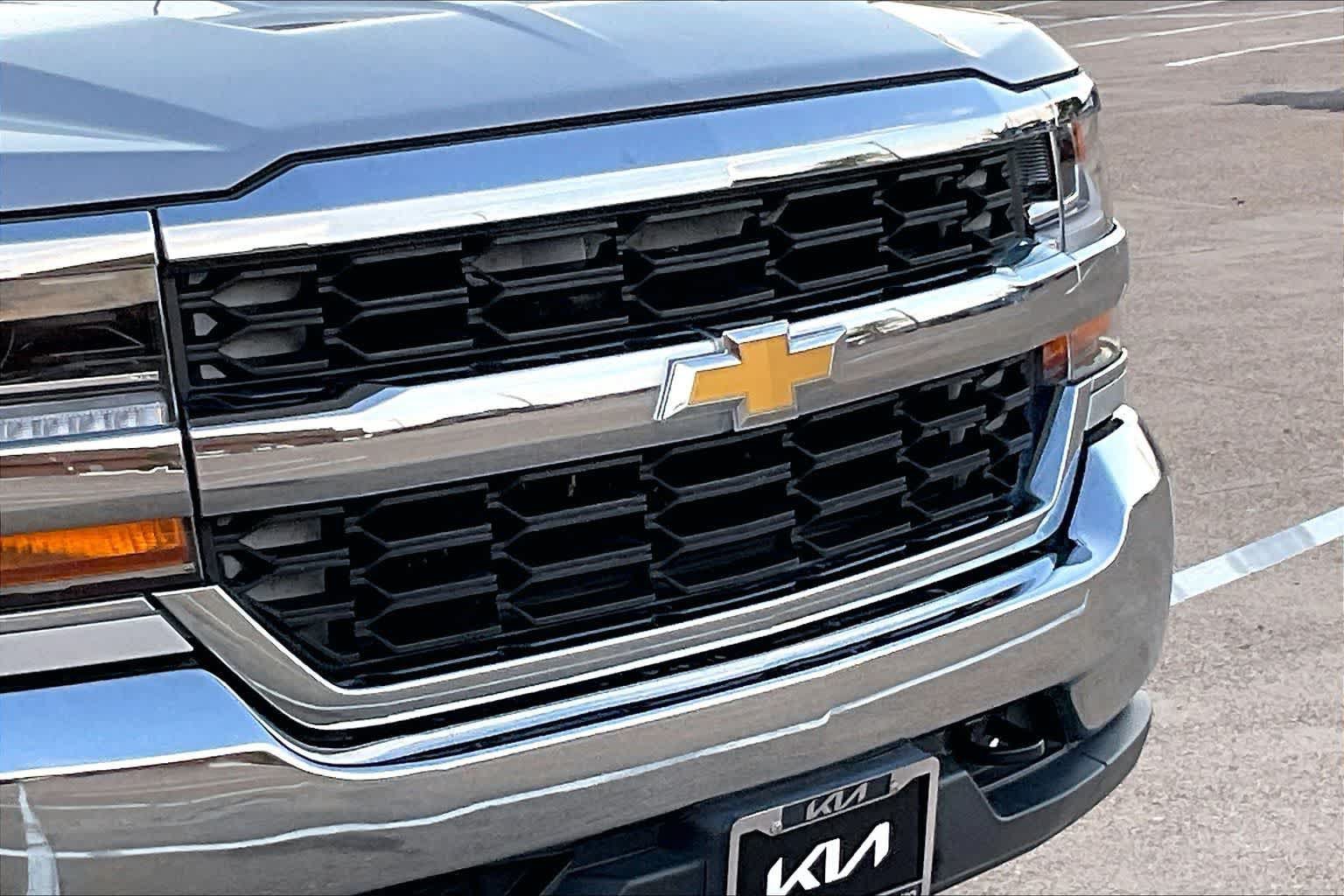Used 2016 Chevrolet Silverado 1500 LT AWD/4WD image 30