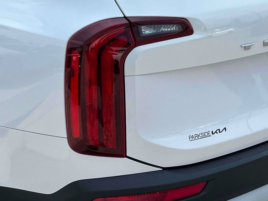 Used 2022 Kia Telluride LX FWD image 36