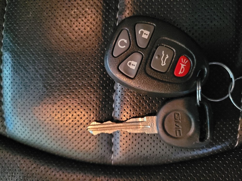 Used 2016 GMC Acadia Denali image 32