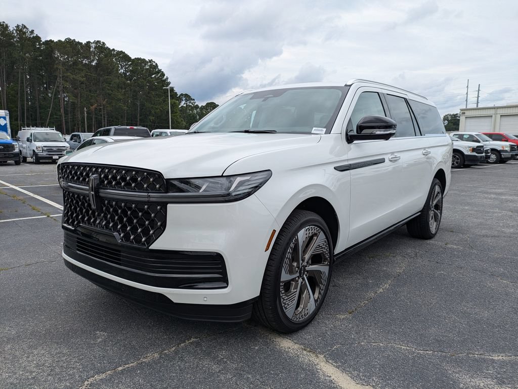 New 2026 Lincoln Navigator L Black Label AWD/4WD image 8