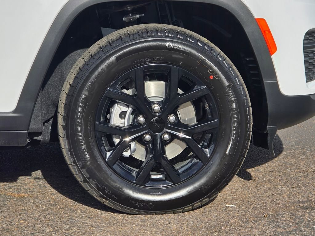 New 2025 Jeep Grand Cherokee Altitude AWD/4WD image 30