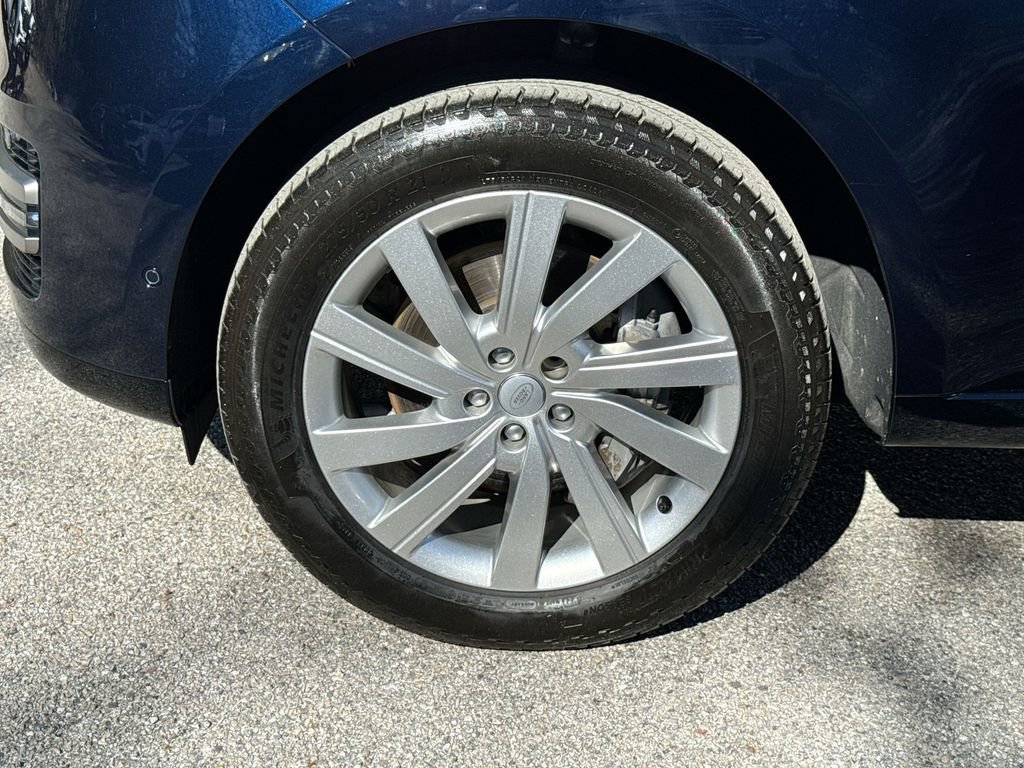 Used 2023 Land Rover Range Rover SE image 19
