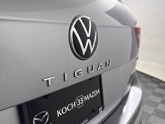 Used 2024 Volkswagen Tiguan SE AWD/4WD image 13