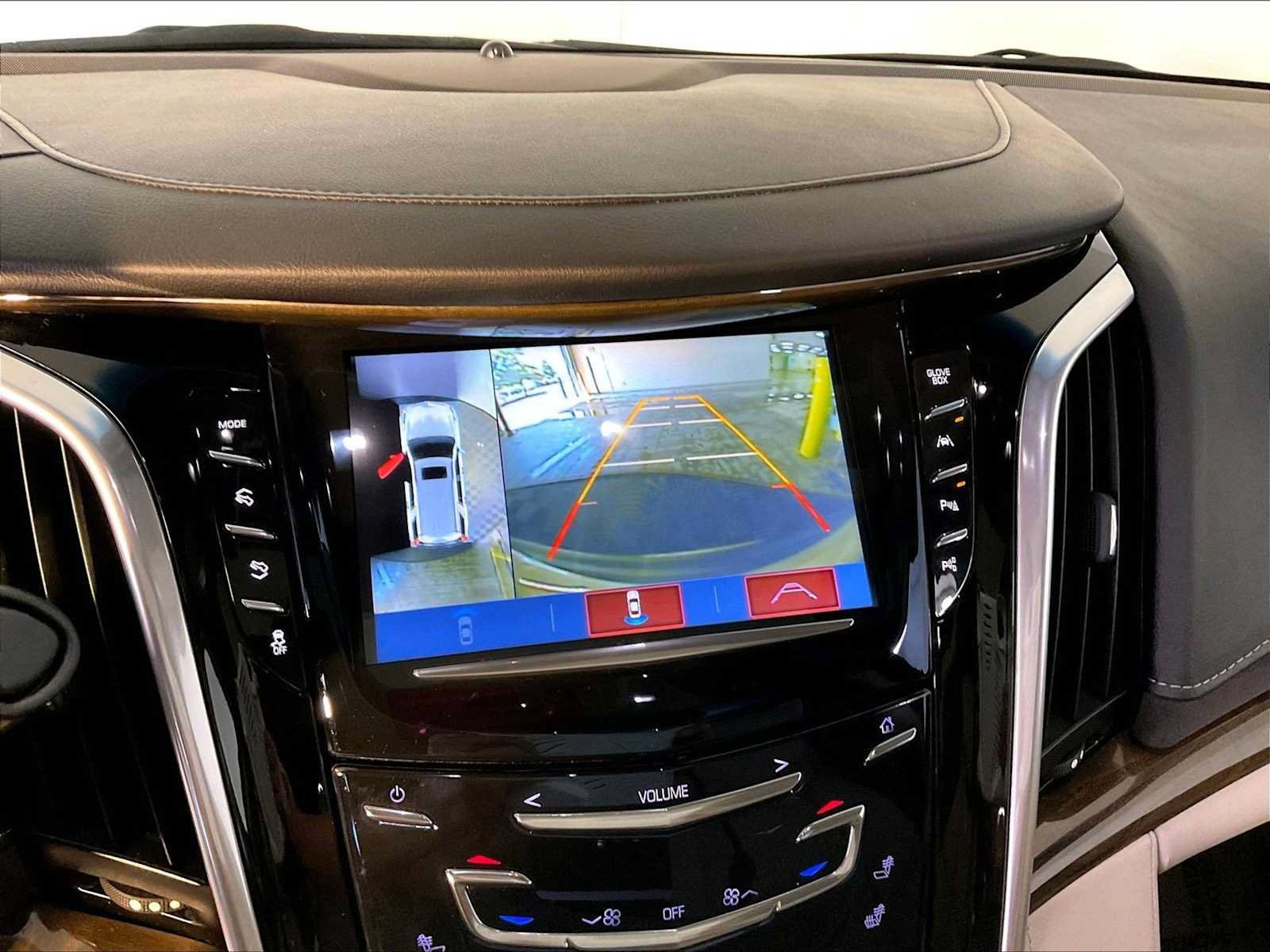 Used 2019 Cadillac Escalade ESV Premium Luxury w/ LPO, Radiant Package AWD/4WD image 31