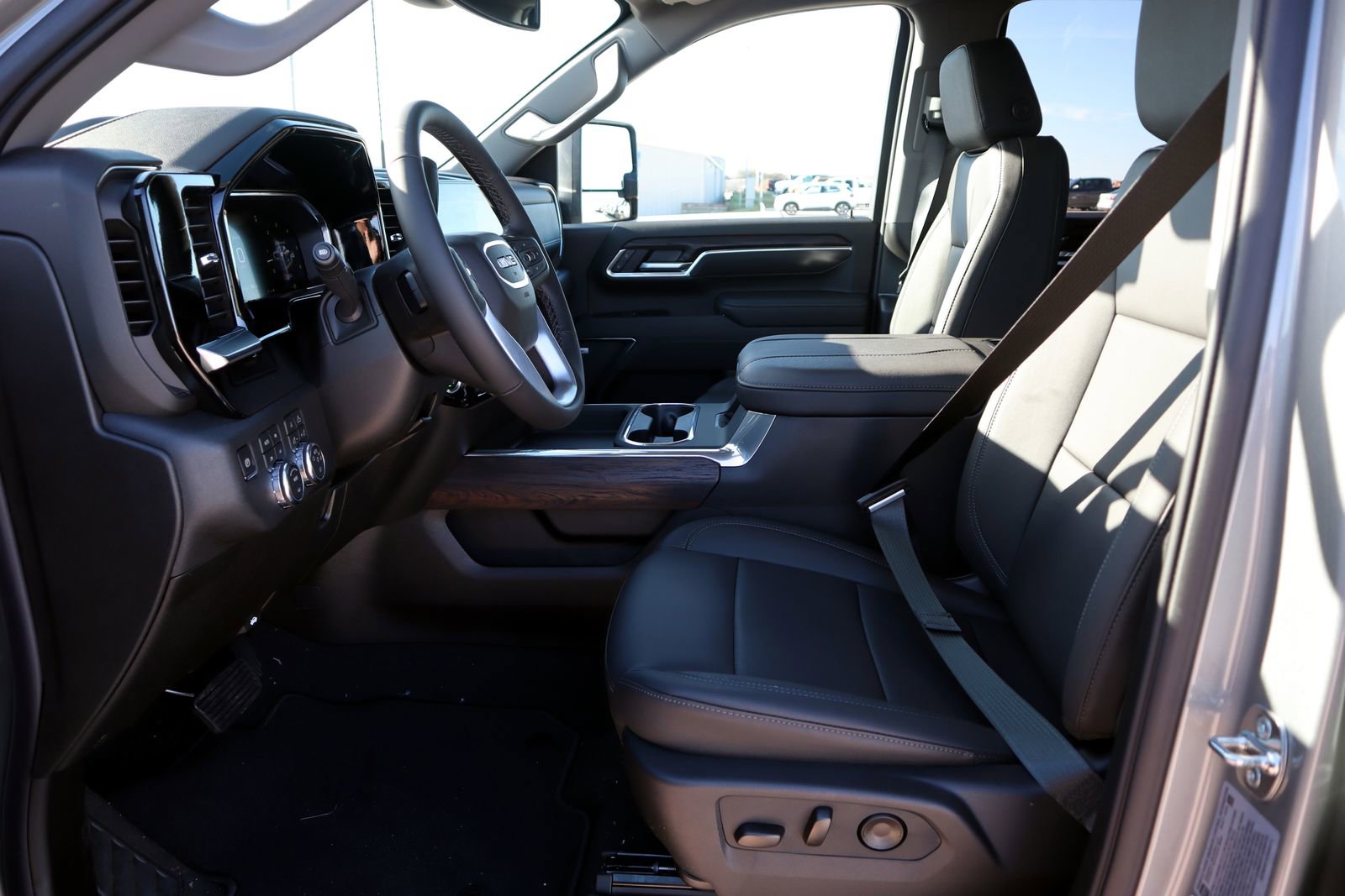 New 2026 GMC Sierra 3500 SLT w/ Texas SLT Premium Package AWD/4WD image 10