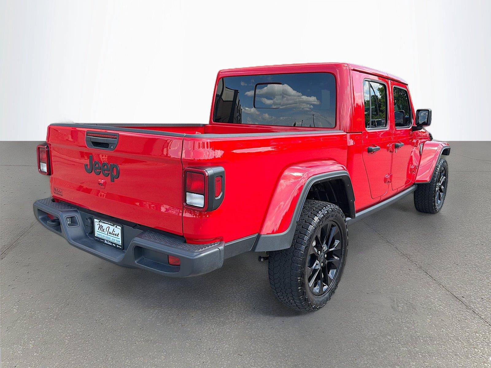 Used 2025 Jeep Gladiator Sport AWD/4WD image 4