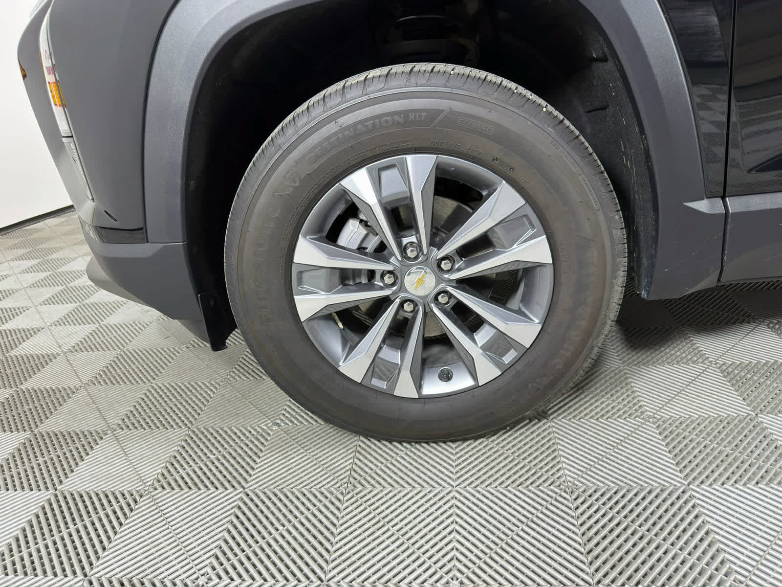 Used 2026 Chevrolet Equinox LT FWD image 10