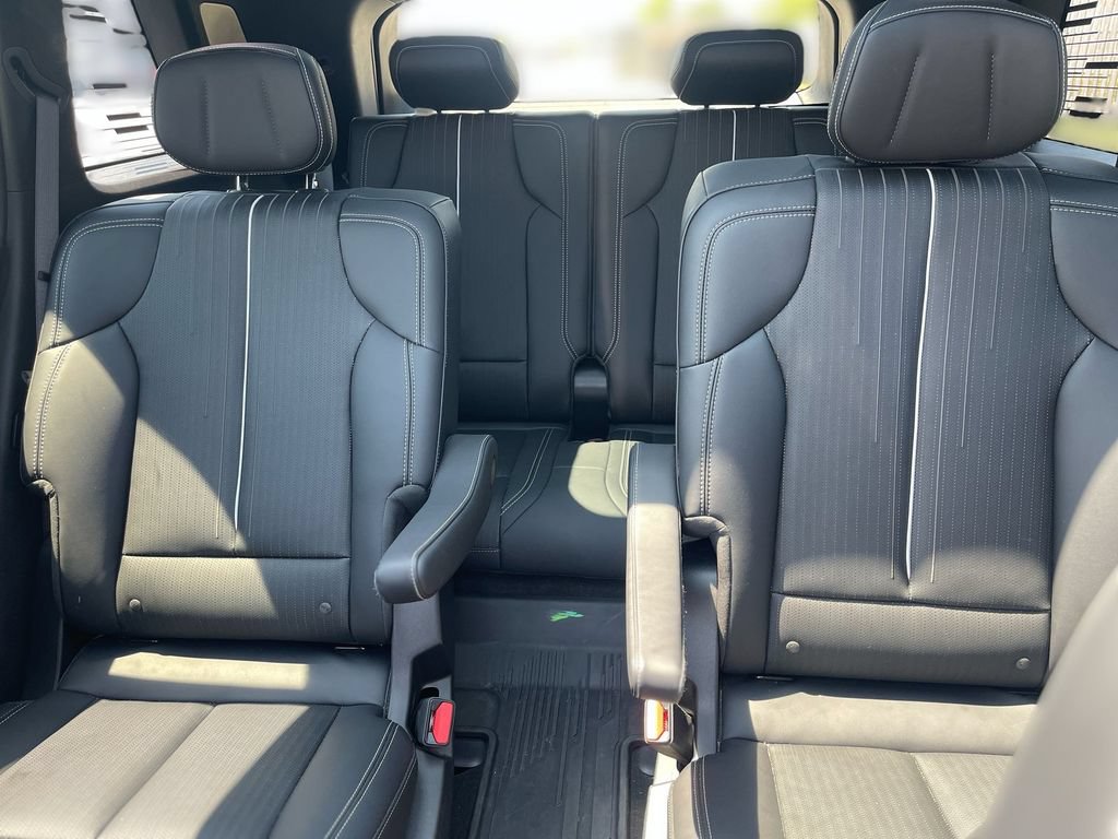 Certified 2026 Cadillac Vistiq Sport w/ LPO, Floor Liner Package AWD/4WD image 35