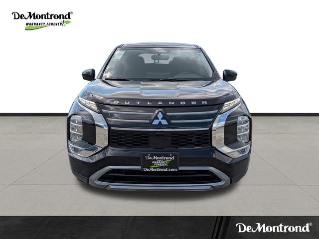 Used 2025 Mitsubishi Outlander SE video 2