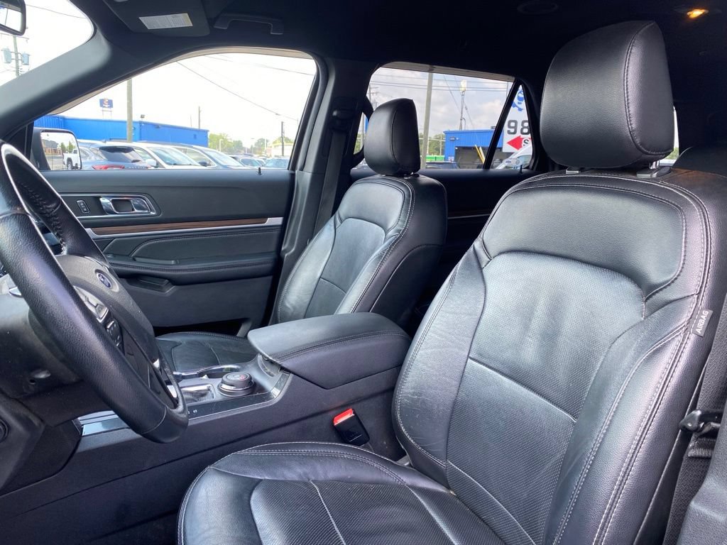 Used 2019 Ford Explorer Limited w/ Class III Trailer Tow Package AWD/4WD image 12