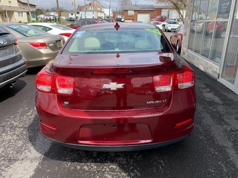 Used 2016 Chevrolet Malibu LT image 4